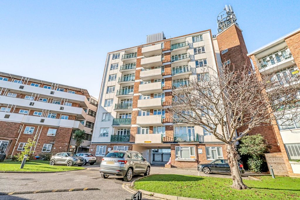 Property photo 3 of 9