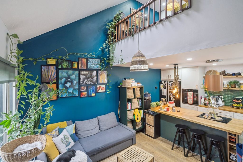 Property photo 3 of 24