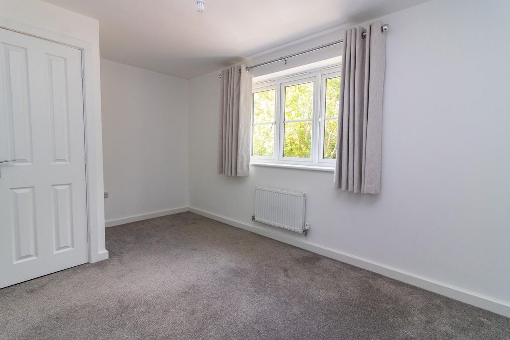 Property photo 2 of 13 Bedroom