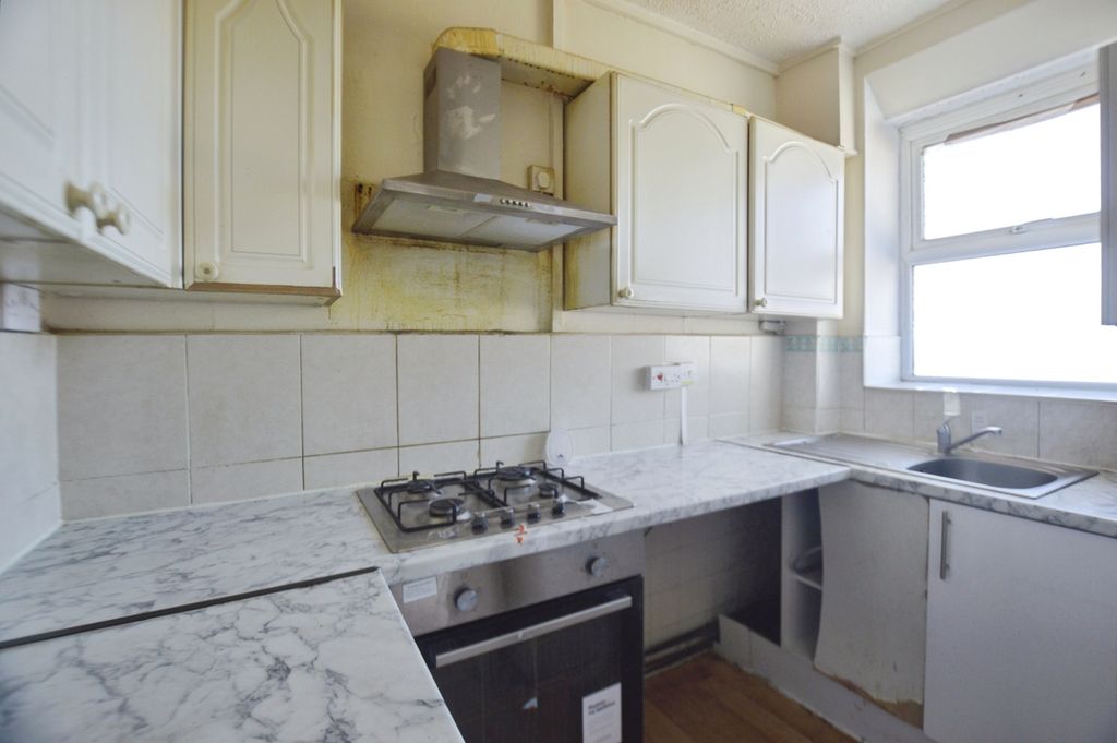 Property photo 3 of 10 Pbox-Img.Jpg