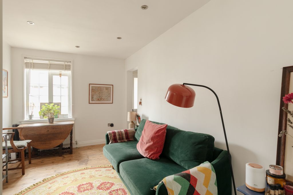 Property photo 3 of 18