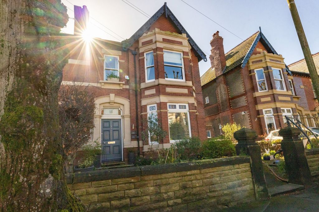 Property photo 1 of 32