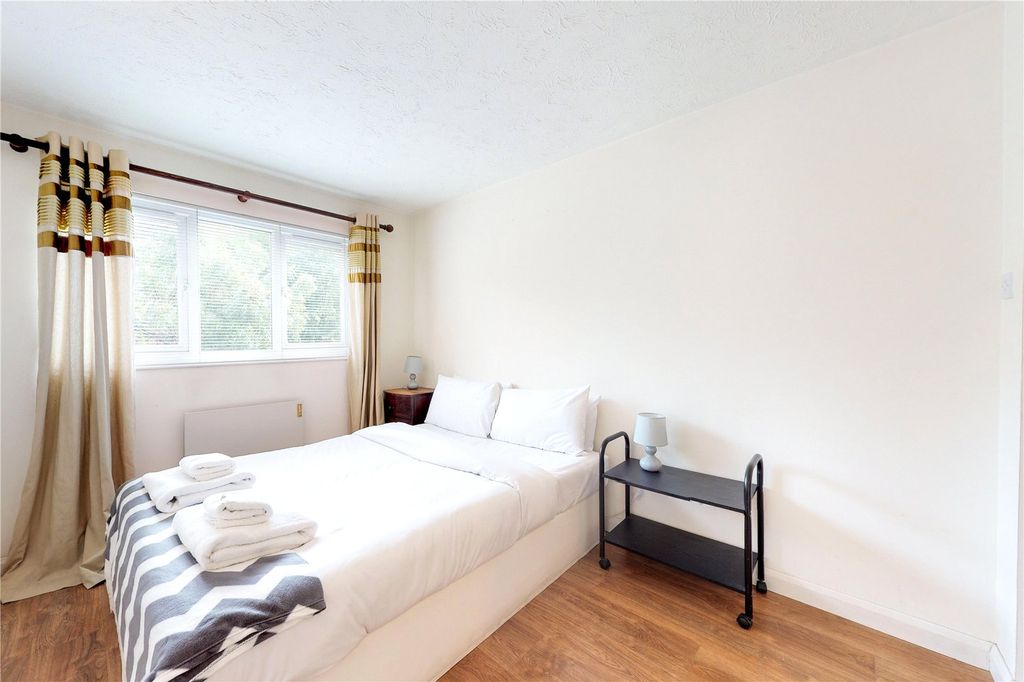 Property photo 3 of 12 Bedroom