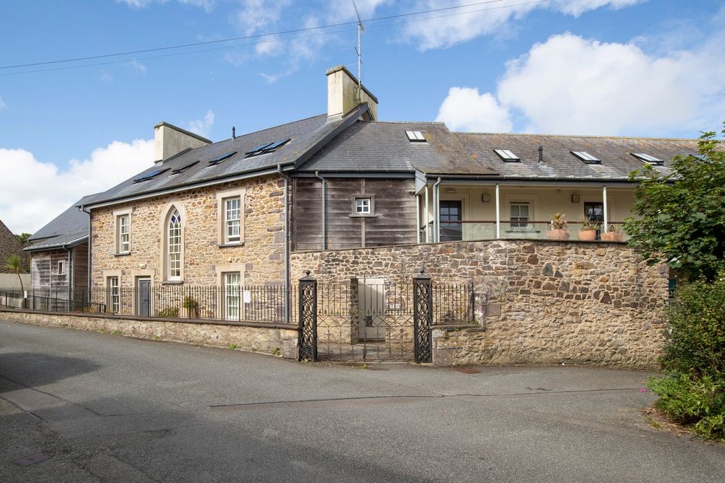 Property photo 1 of 27