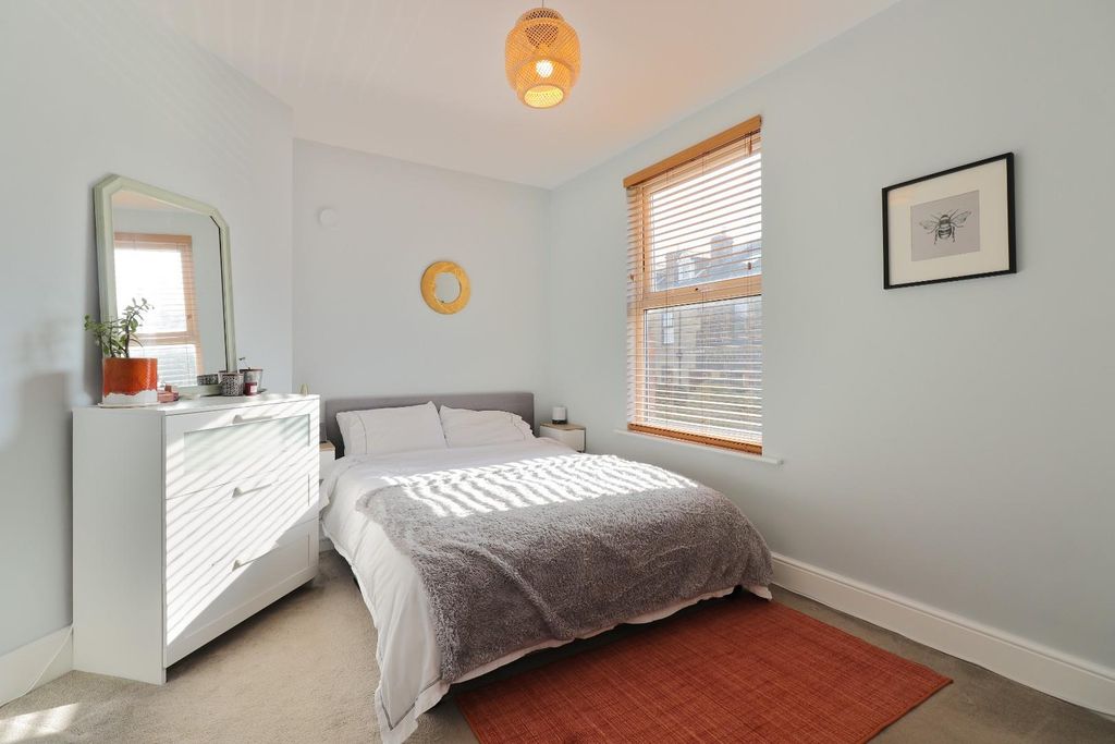 Property photo 2 of 32 Bedroom 1