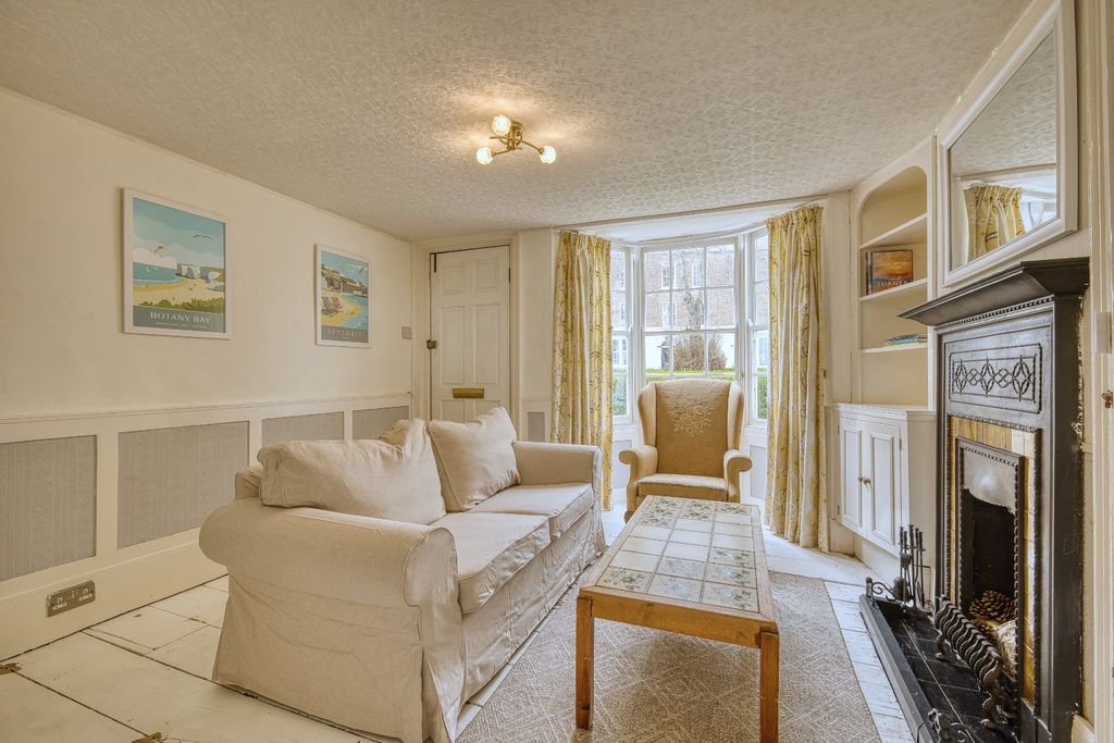 Property photo 2 of 13 Picture 2