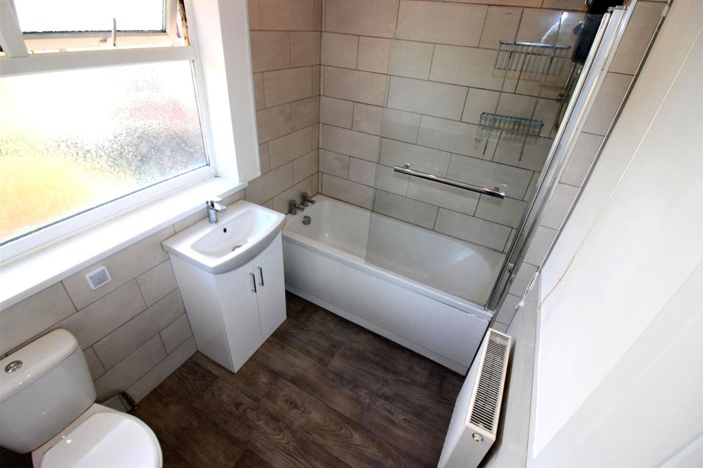 Property photo 3 of 13 Bathroom.Jpg
