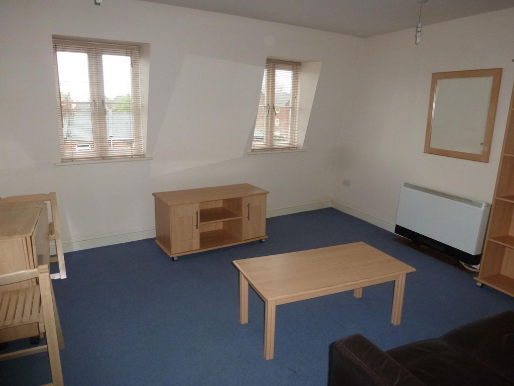 Property photo 1 of 4 Living Room