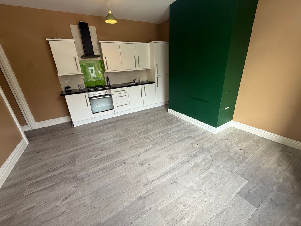 Property photo 2 of 8 Bedroom 1