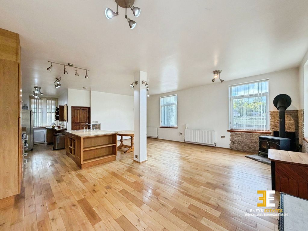 Property photo 3 of 41