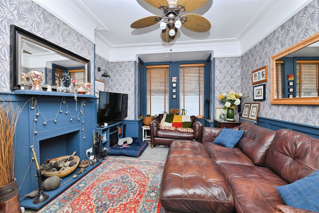 Property photo 2 of 21