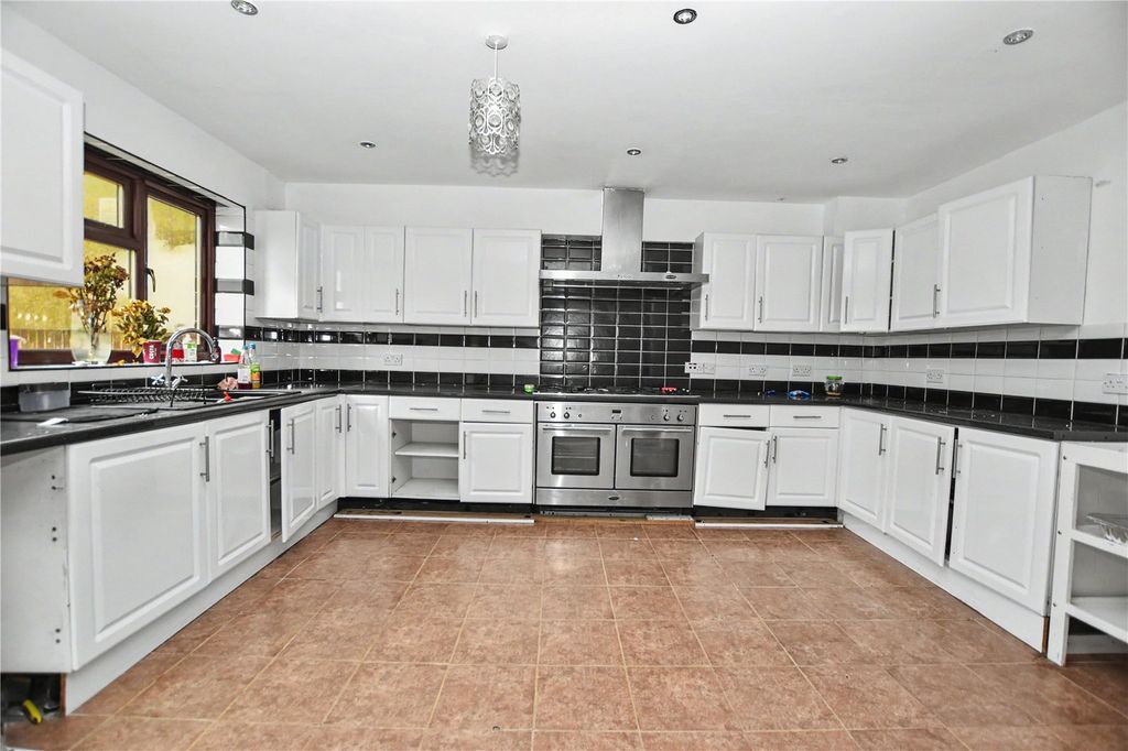 Property photo 3 of 11 Picture No. 04