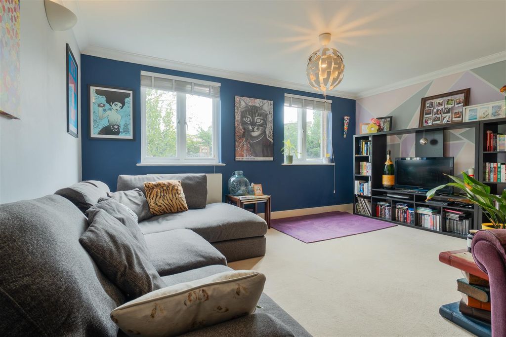 Property photo 3 of 13 Living Room.Jpg