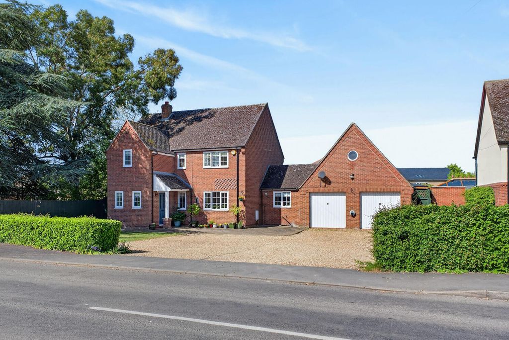 Property photo 1 of 24 Front (Exterior)