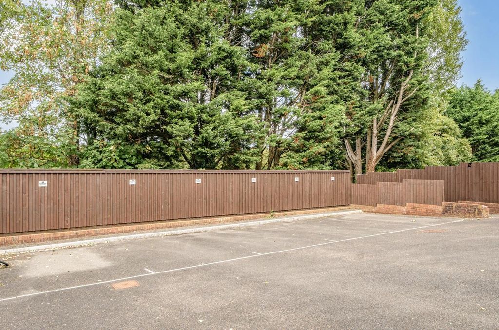 Additional image 15 of 3 bed flat for salePopham Close, Tiverton, Devon EX16
