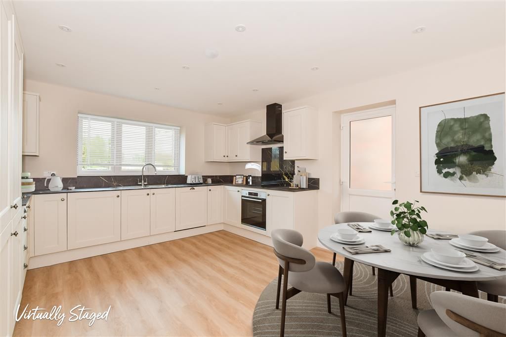 Property photo 3 of 11 Kitchen/Breakfast Room