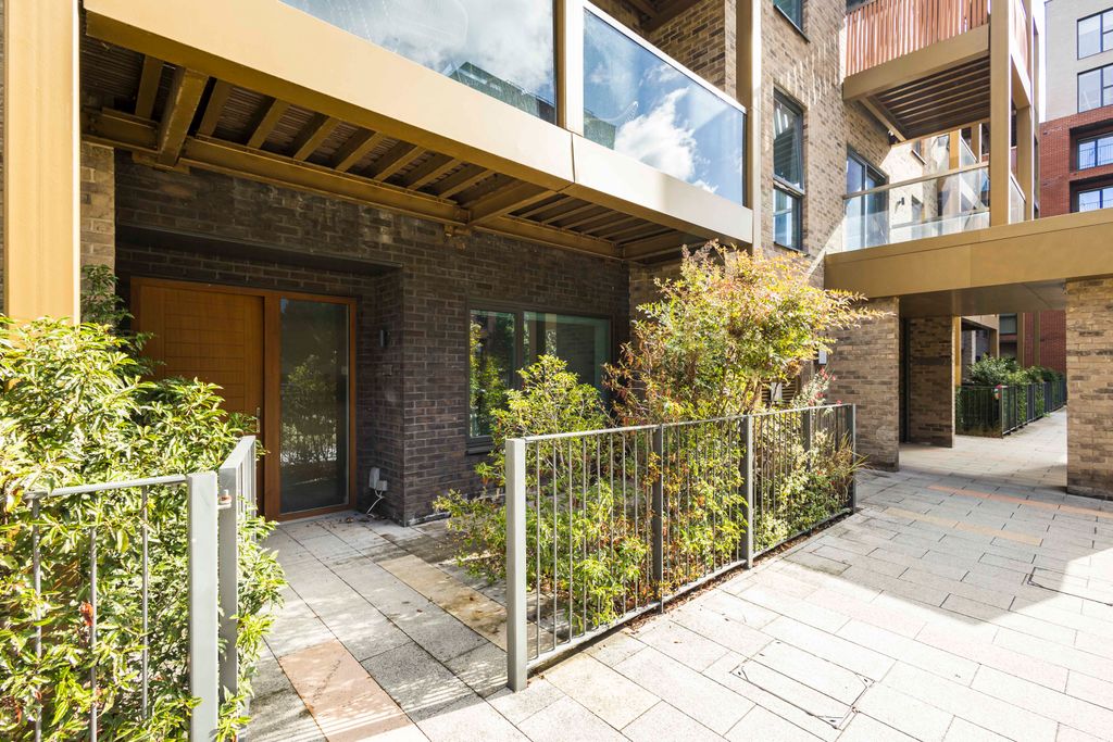 Property photo 2 of 15
