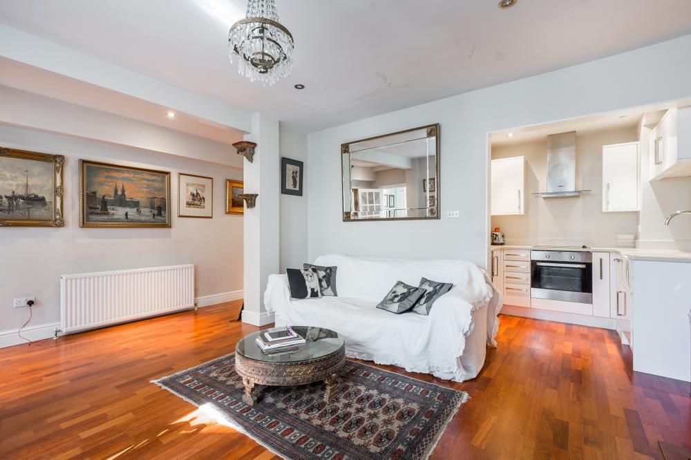 Property photo 3 of 11 9Bc1F32642A39d098F6E40B98275Fb5d4754A7Cb.1000x666.