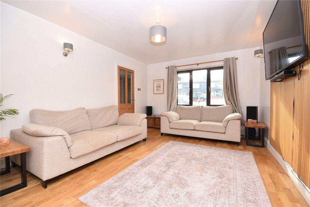 Property photo 3 of 21 Picture No. 03