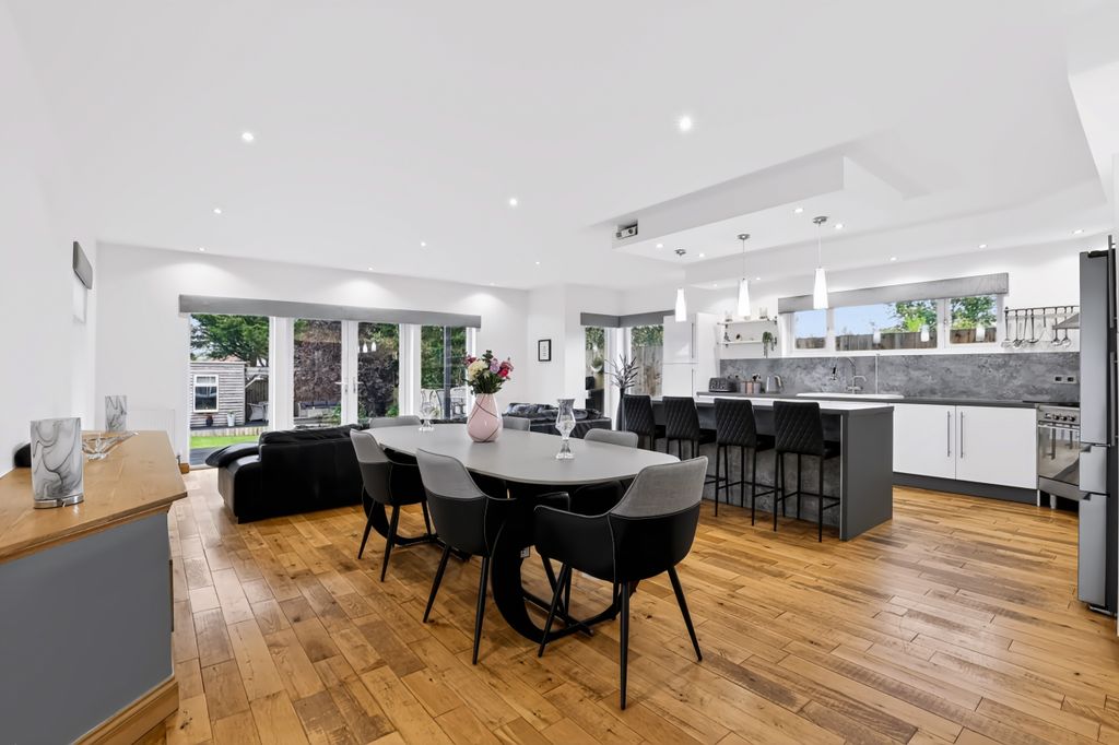 Property photo 2 of 57