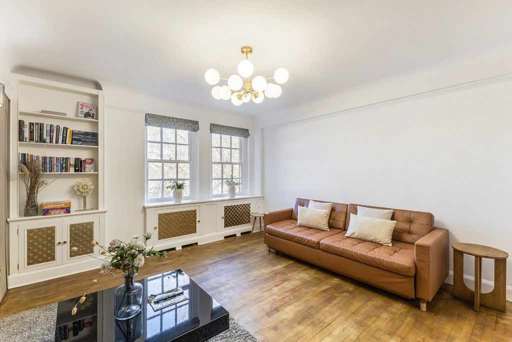Property photo 1 of 15 Light Space