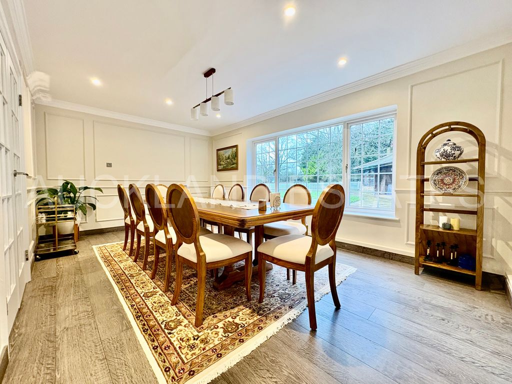 Additional image 11 of 5 bed detached house for saleFoxes Lane, Brookmans Park AL9
