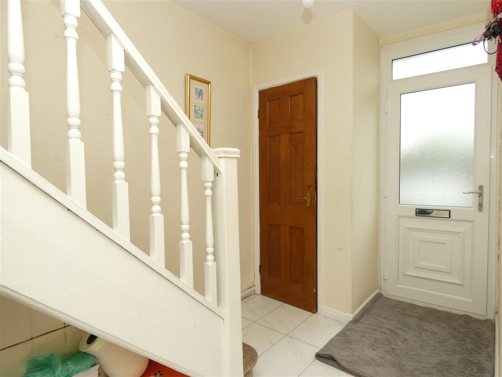 Property photo 2 of 13 Hall