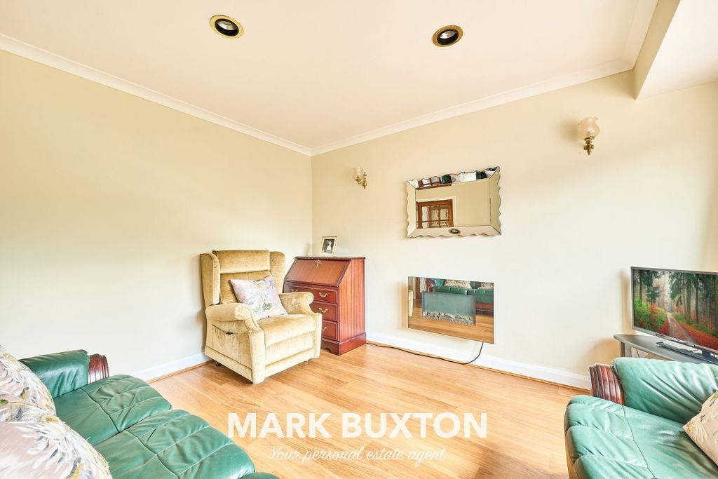 Property photo 3 of 25