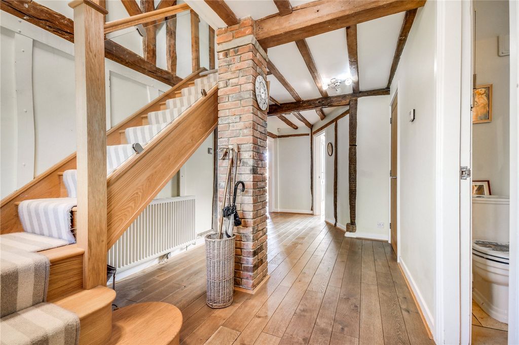 Property photo 2 of 26 Entrance Hall