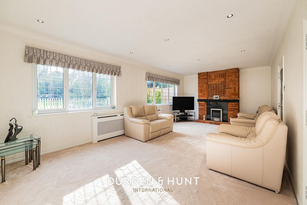 Property photo 2 of 28 Mount-26.Jpg