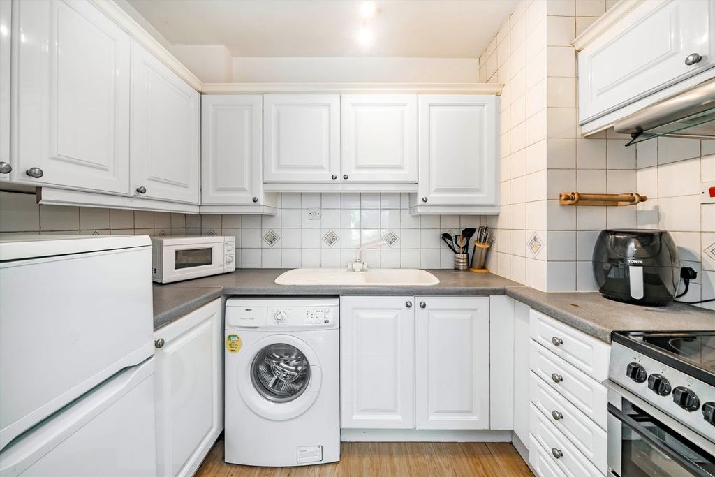 Property photo 3 of 5