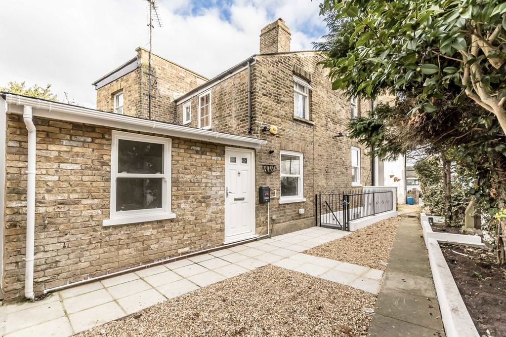 Property photo 1 of 6