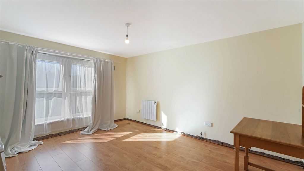 Property photo 3 of 21 Picture No. 03