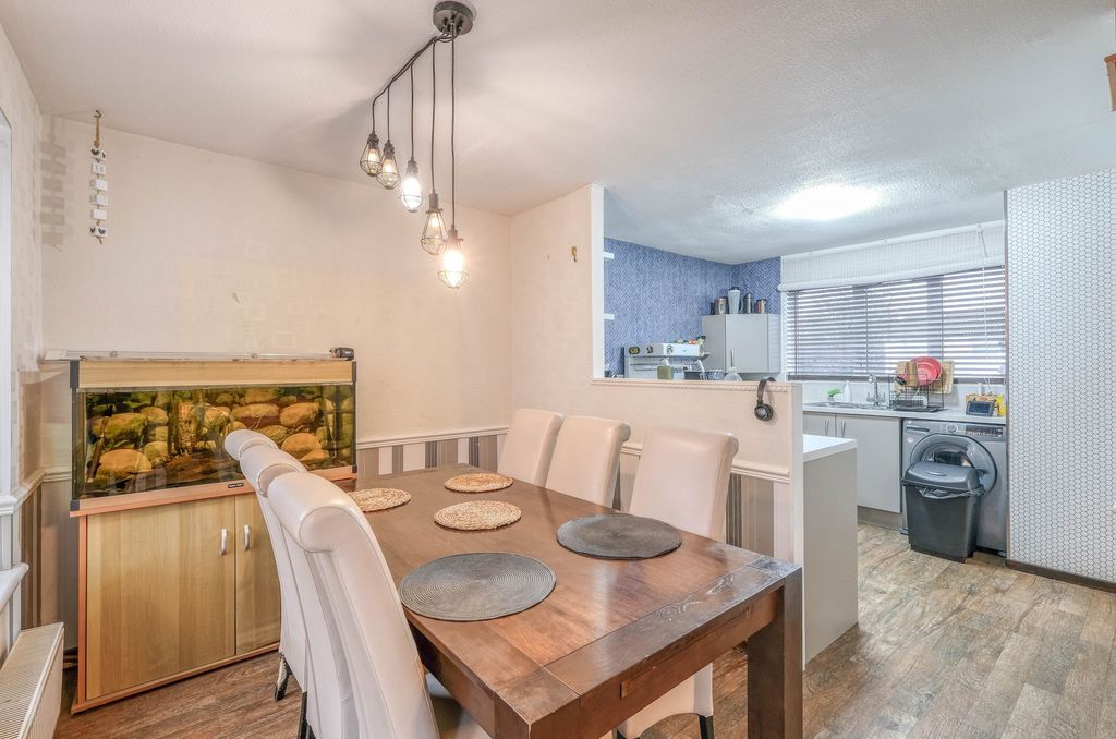 Property photo 3 of 24