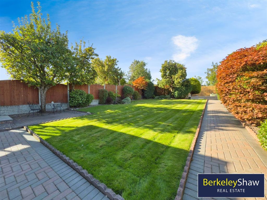 Property photo 3 of 39