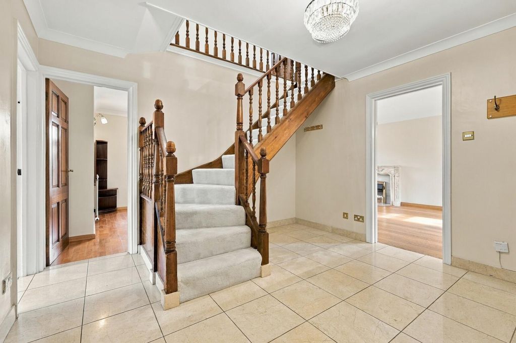 Property photo 2 of 31 Hallway