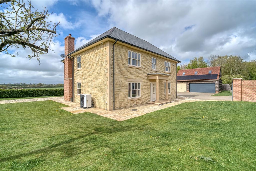 Property photo 1 of 17 Front