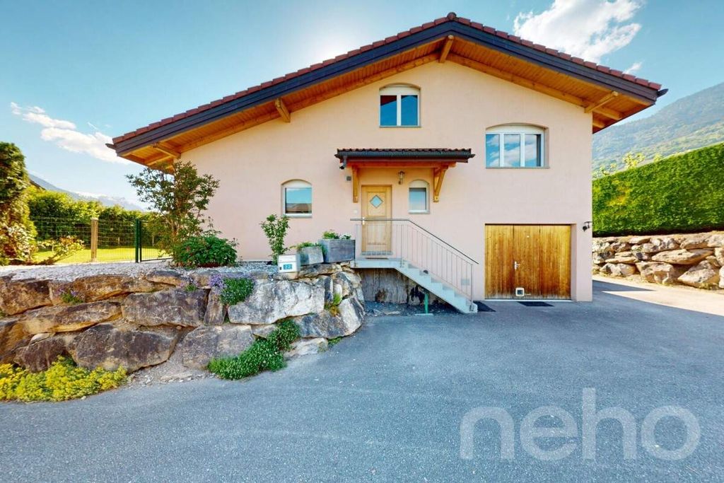 Property photo 3 of 13