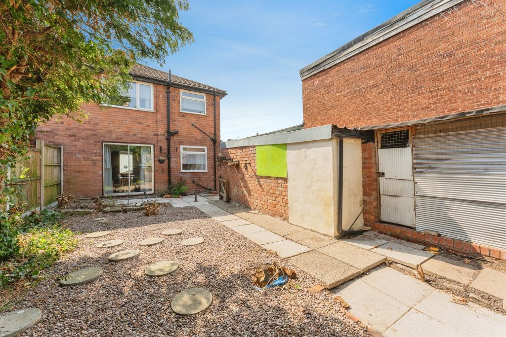 Property photo 2 of 17