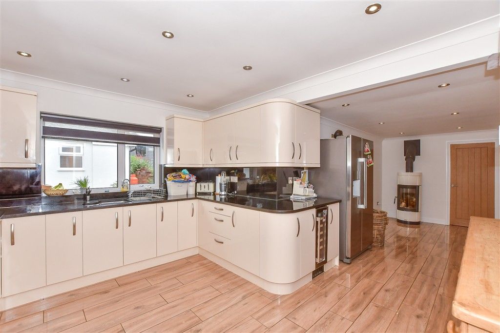 Property photo 1 of 19 Kitchen