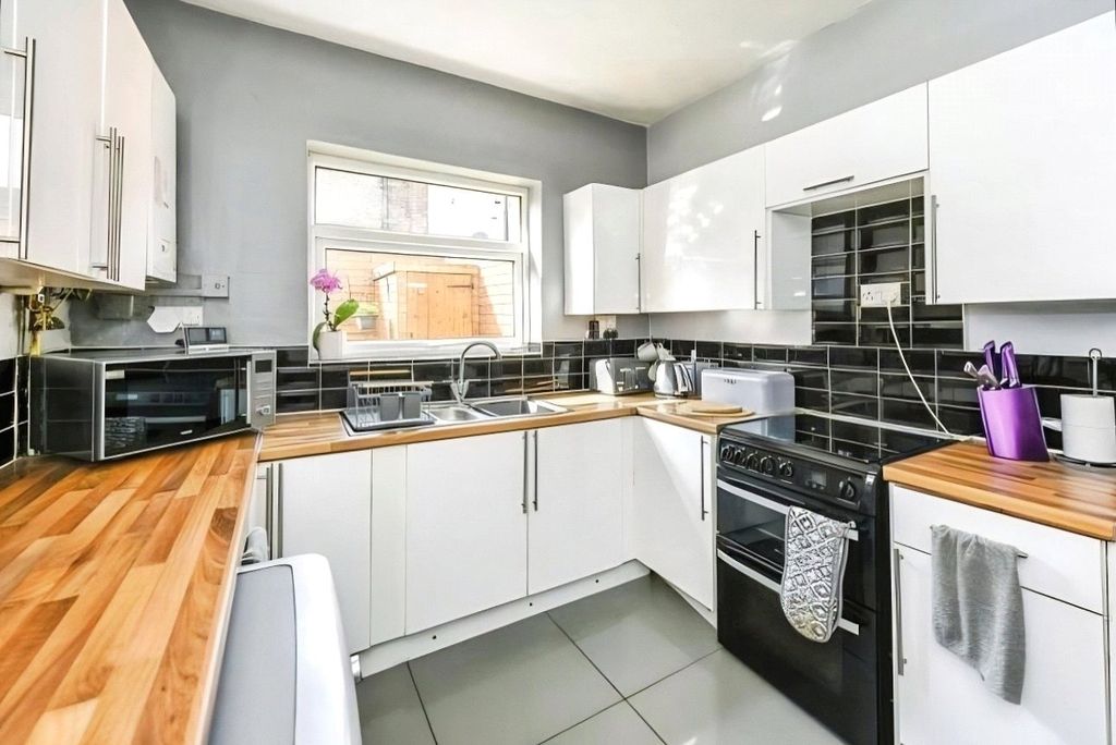 Property photo 2 of 13 Picture No. 06