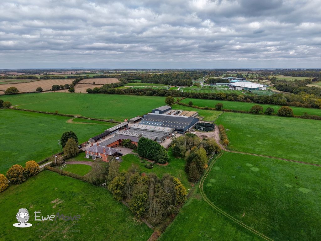 Property photo 1 of 33 Aerial 1