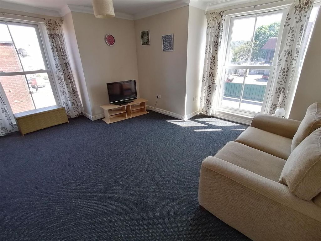 Property photo 3 of 6