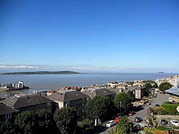 Property photo 2 of 21