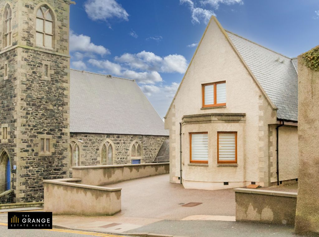 Property photo 2 of 34