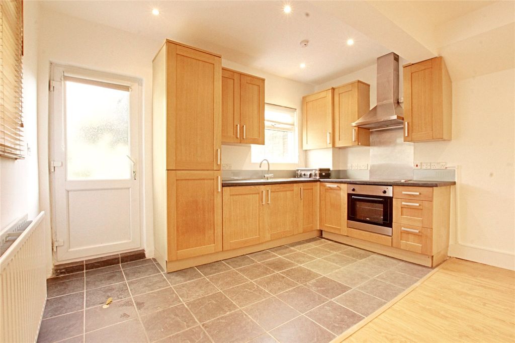 Property photo 2 of 6 Picture No. 13