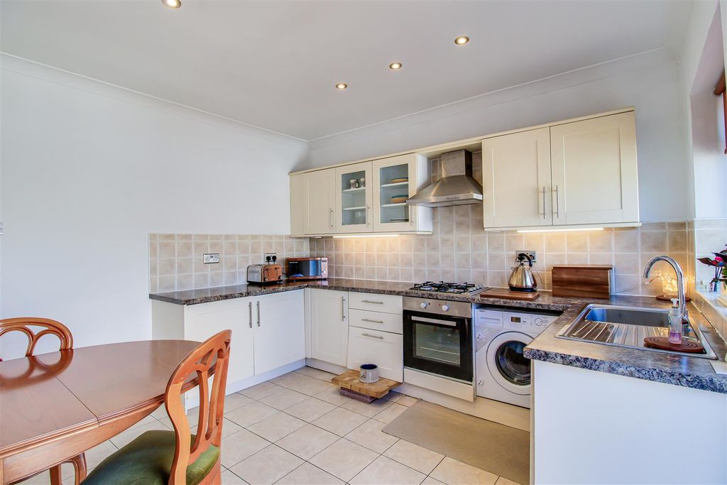 Property photo 3 of 14