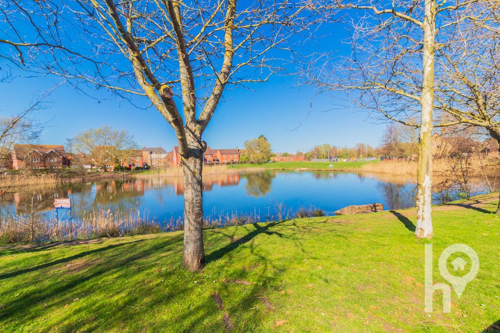 Property photo 3 of 9 Photo 4