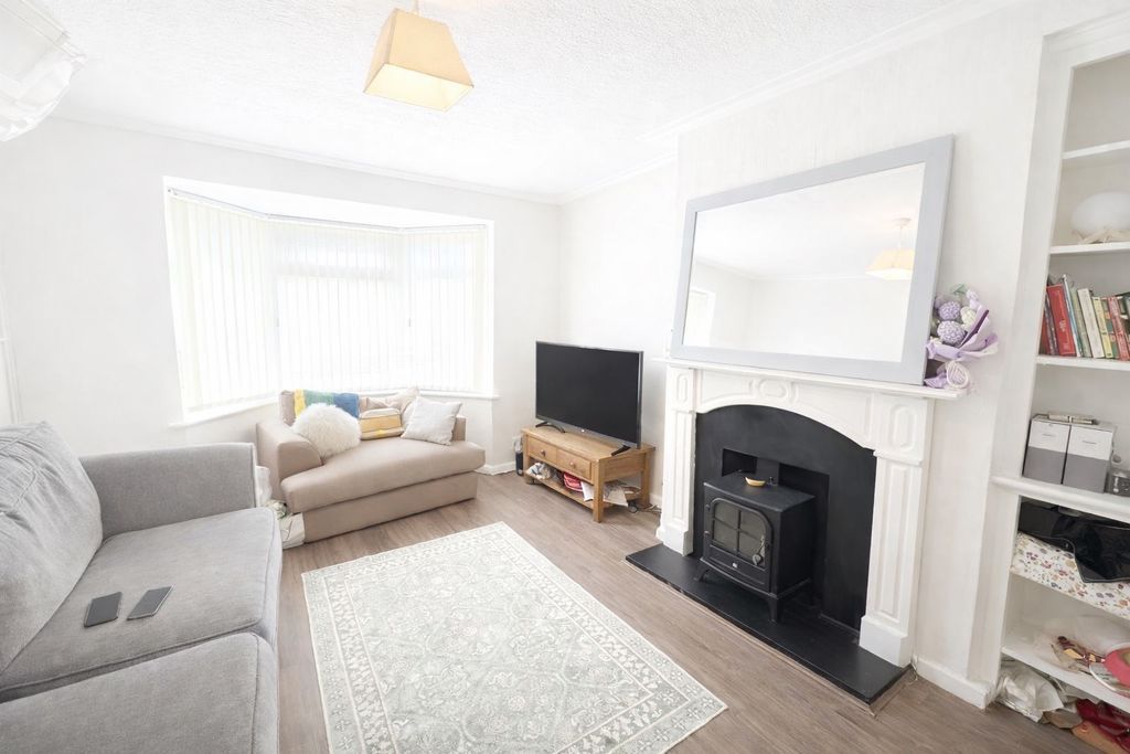 Property photo 3 of 10 Photo 3