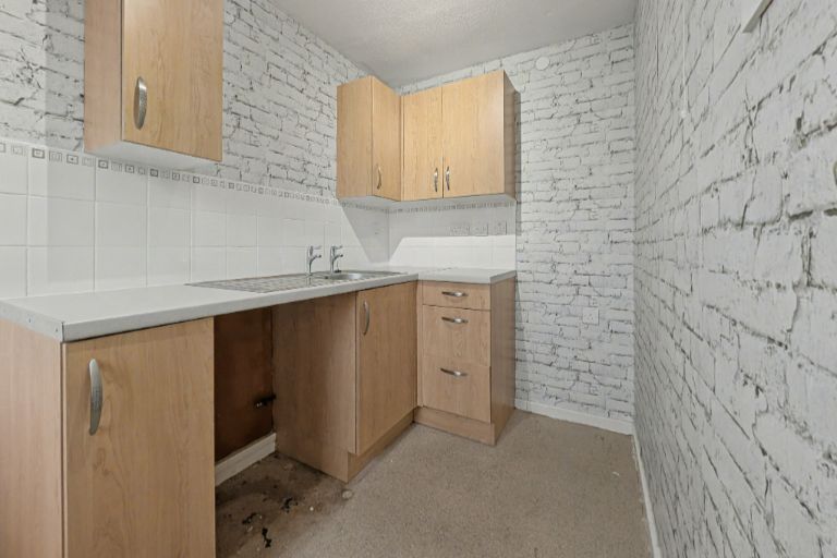 Property photo 3 of 20 Flat 36, Benwell Close, Benwell Grange, Newcastle Upon Tyne, Tyne And Wear, Ne15 6Rz